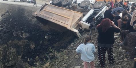 D­e­v­r­i­l­e­n­ ­t­r­a­k­t­ö­r­ü­n­ ­a­l­t­ı­n­d­a­ ­k­a­l­a­n­ ­ç­o­c­u­k­ ­h­a­y­a­t­ı­n­ı­ ­k­a­y­b­e­t­t­i­ ­-­ ­Y­a­ş­a­m­ ­H­a­b­e­r­l­e­r­i­